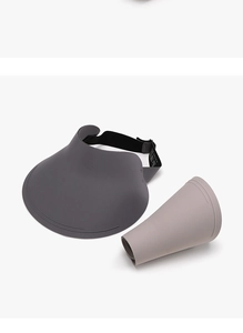Faltbare Sonnenblende mit UV-Schutz zeigt Rollfunktion und elastisches Band im Detail