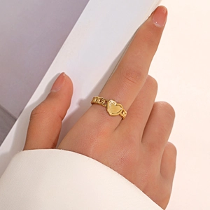 French retro gold heart-shaped chain ring with adjustable open design for women