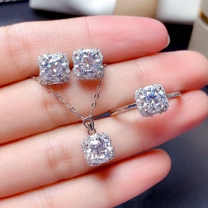 Juego de Joyas de Aleación Bañada en Oro Blanco Con Diamantes de Imitación de Corte Cuadrado para Mujer Collar Colgante Anillo Pendientes Halo Cuadrados