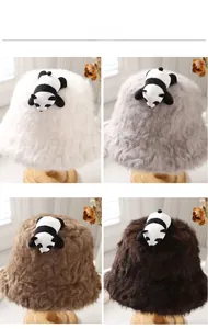 Cappelli alla pescatora panda in peluche bianco, grigio, kaki e caffè per l'inverno