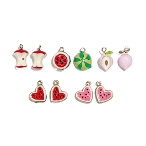 Pendentifs en alliage de fruits colorés comprenant styles pêche, pomme et pastèque pour DIY