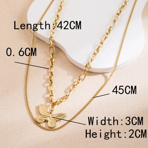 Détails d'un collier double rang doré avec pendentif papillon et dimensions précises