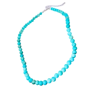 Collier minimaliste en perles de turquoise bleu ciel avec fermoir réglable argenté