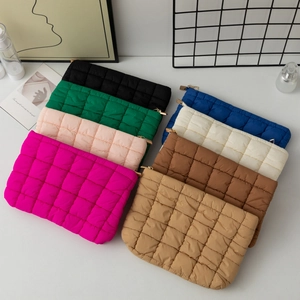 Quilted Puffy Clutch Bag Polyester Padded Cosmetic Bag For Women Zipper Closure Square Fashion Makeup Organizer Pouch