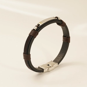 Men's minimalist leather bracelet with silver metal plate and stainless steel clasp