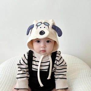 Set neonato 3 pezzi con cappello a cane, maglione a righe e salopette nera