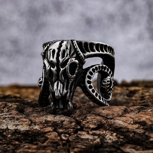 Ram Skull Ring Stainless Steel Gothic Punk Horned Animal Head Vintage Biker Jewelry For Men Women Domineering Design