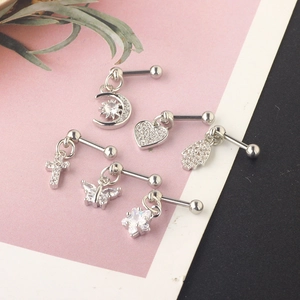 Lot de 6 clous d'oreilles en titane avec zircons motifs cœur étoile et lune
