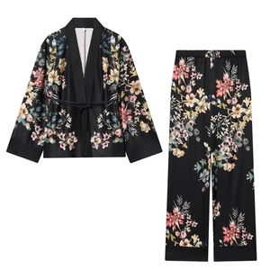 Γυναικείο Ξεχωριστό Σετ Loungewear με Σατέν Κιμονό Κρουαζέ Μπλούζα και Παντελόνα με Φλοράλ Μοτίβο
