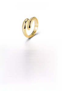 Detail of adjustable S925 sterling silver ring with 3.5mm width and 18k gold plating