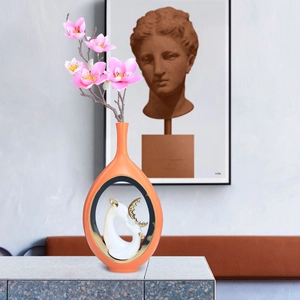 Vaso moderno in ceramica arancione con cervo dorato e fiore per decoro casa