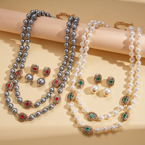 Zweilagiges Perlenhalsketten-Set mit Vintage-Kristallanhängern für Damen