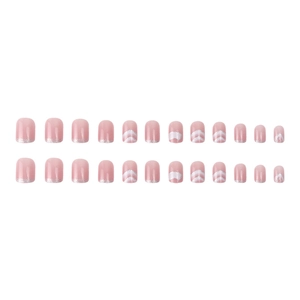 Korte vierkante roze kunstnagels met zilveren glitterranden en witte V-vormige patronen