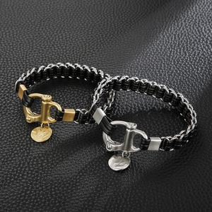 Bracelet En Cuir Tressé Pour Homme Avec Chaîne En Acier Inoxydable Double Couche Punk Mousqueton Boucle Pendentif Rond
