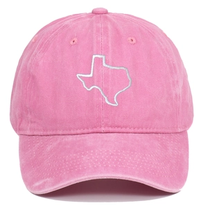 Dettaglio del ricamo bianco del Texas su un cappellino in cotone lavato rosa vintage