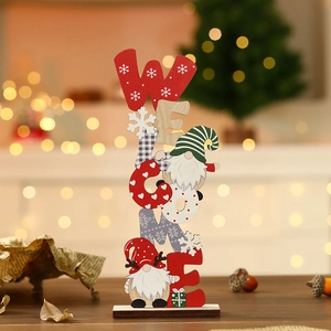 Gros plan d'un panneau de bienvenue de Noël en bois avec nains et décorations