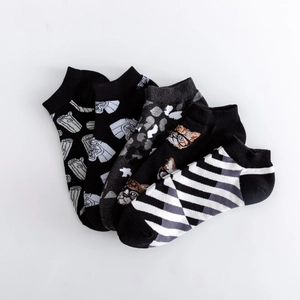 Set of 5 cotton ankle socks with cute cartoon cats and striped geometric patterns