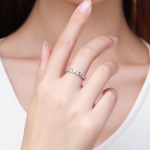 Elegant S925 sterling silver ring with geometric triangle zircon pattern on hand