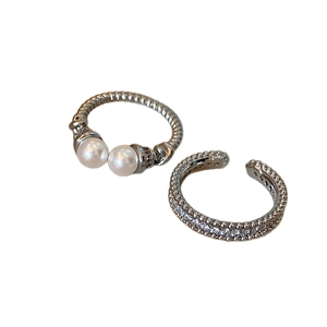 Fashionable silver open ring set with elegant pearls and sparkling zircon accents