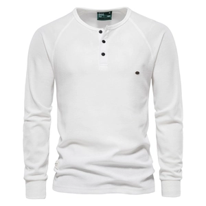 T-shirt Henley blanc en maille gaufrée à manches longues pour hommes avec col à boutons