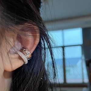 Fashion metallic crinkled ear cuff set with gold texture and silver cubic zirconia stones