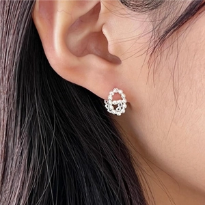 Minimalist S925 sterling silver stud earring with oval bead design and center link detail