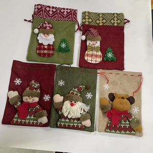 Lot de 5 sacs cadeaux de Noël en toile de jute avec poupées 3D Père Noël et bonhomme de neige