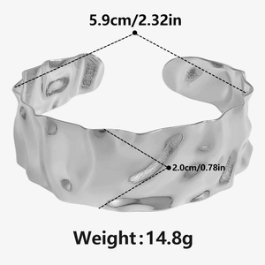 Detailed size chart showing silver cuff bracelet dimensions with hammered texture