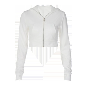 Detalle de sudadera corta con capucha y cremallera en color blanco con puños elásticos de punto
