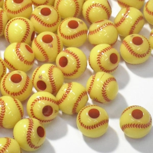 Perles de baseball en acrylique jaune avec coutures rouges pour bijoux faits à la main