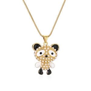 Collier pendentif panda mignon avec perles blanches et chaîne plaquée or chic