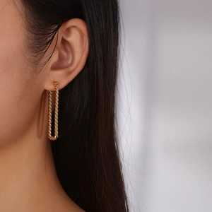 U-shaped gold twisted rope rectangular earrings in polished steel for a trendy look