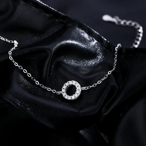 Bracelet géométrique en argent S925 poli orné de pierres de Moissanite étincelantes