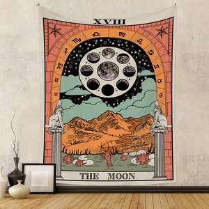 Detailaufnahme des Mond-Tarot-Wandteppichs mit Sternzeichen-Symbolen und Stofftextur