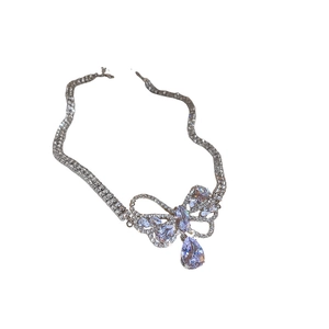 Elegantes Silber-Choker mit Zirkon-Bogen-Anhänger und Kristall-Tropfen für Damen