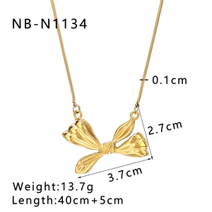 Detailed size measurement showing bow pendant dimensions and snake chain length on necklace