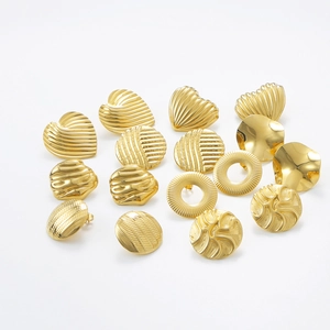 Set of 18K gold-plated stainless steel earrings with heart and round geometric textures