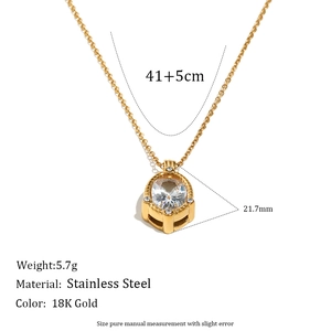 Collana maglione in acciaio inossidabile dorato 18 carati con ciondolo zircone ovale