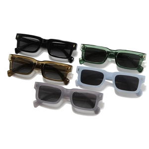 Retro-Rechteckige Sonnenbrille in fünf verschiedenen Farben, Schwarz und Transparentgrün