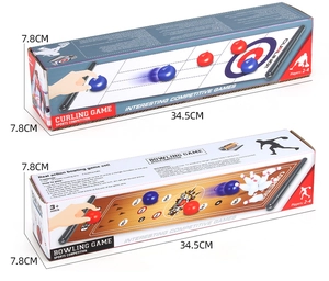 Détail du set de jeu 2-en-1 curling et bowling portable pour enfants avec tapis pliable