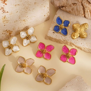 Boucles d'oreilles fleurs chic en acier inoxydable 316 avec pétales en émail coloré