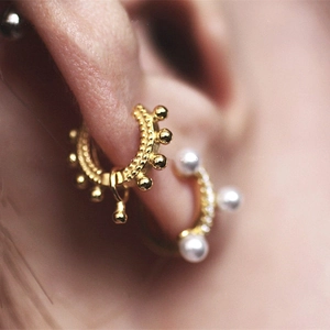 Elegant s925 silver needle gold hoop earring with beads and small charm pendant