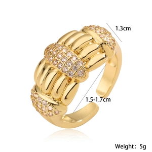 Detailed view of 18K gold plated ring featuring dimensions and white zircon stones