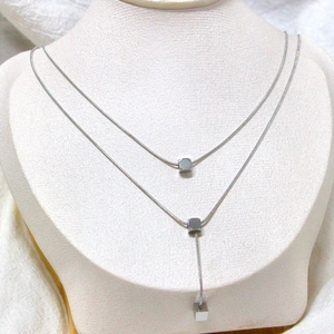Minimalist double-layer silver snake chain necklace with three polished square pendants
