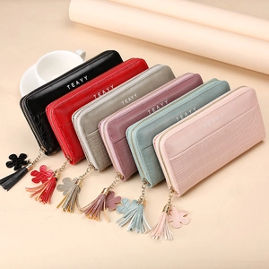 Women Long Wallet PU Leather Crocodile Pattern Zip Around Clutch Purse With Wristlet Tassel Card Slots Phone Holder