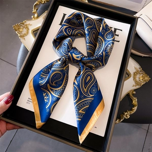 Foulard Carré Imprimé Cachemire De Luxe Élégant Imitation Satin Satin Bandana Femmes Style Français Vintage Accessoire De Mode