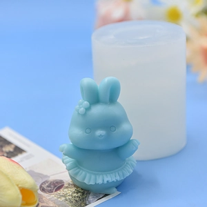 Cute bunny silicone mold for DIY aromatherapy candles and handmade cake toppers