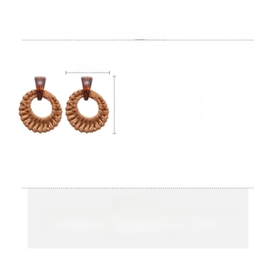 Detailed specs of resin and bamboo geometric earrings with 6x4.5cm size and 11.6g weight