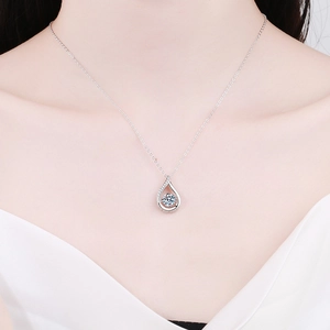 Elegant s925 silver necklace with sparkling 1 carat moissanite pear shaped pendant
