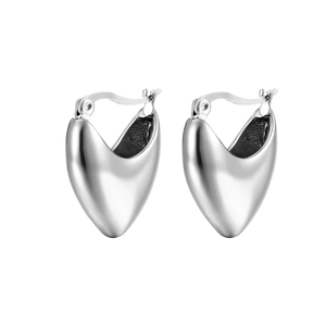 Boucles d'oreilles créoles cœur en acier titane avec finition argentée polie